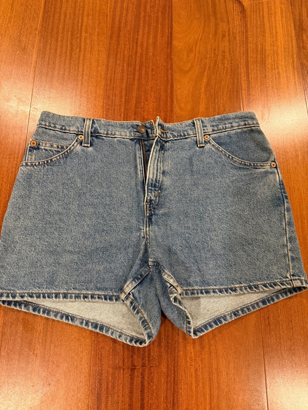 Levi’s Classic High-Waist Blue Denim Women’s Shorts